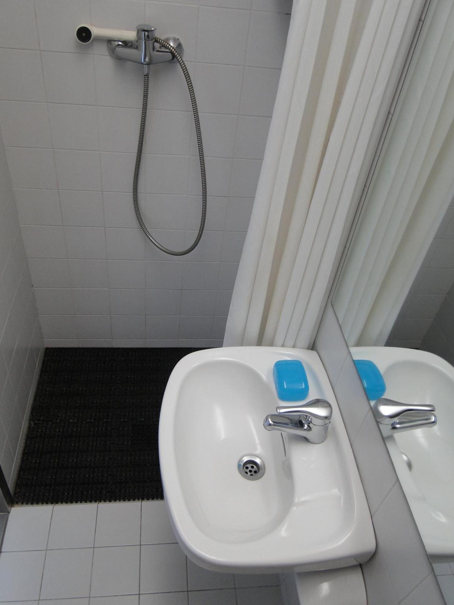 Hotel Residència Universitària Sant Joan Reus Esterno foto